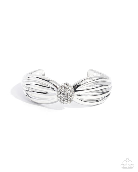 Blingy Breadth White Bracelet