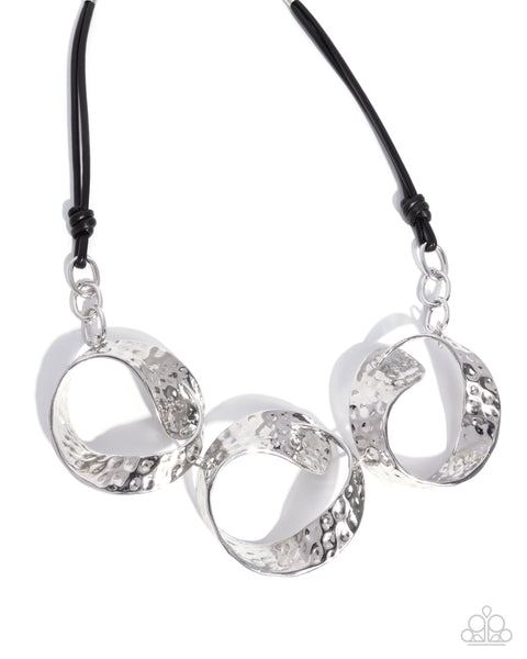 Curly Cabaret Black Necklace