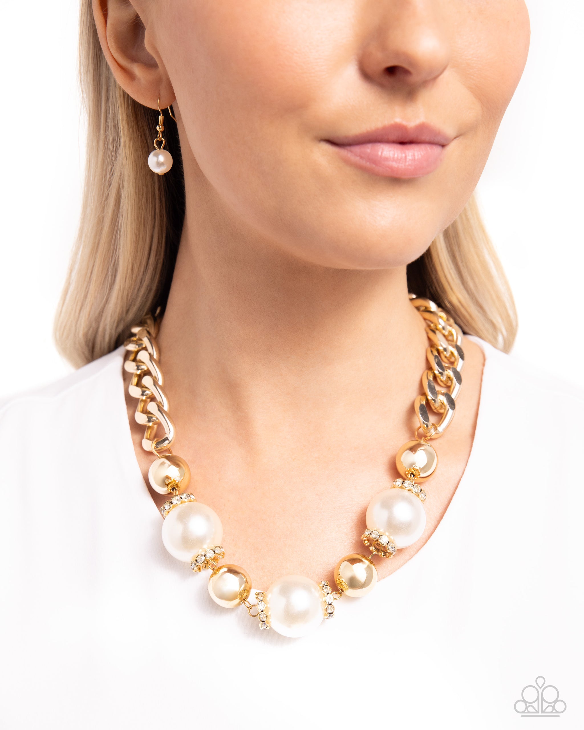 Generously Glossy Gold Necklace Alloftheblings