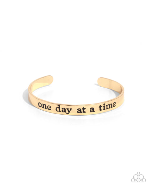 Day By Day Delight Gold Bracelet