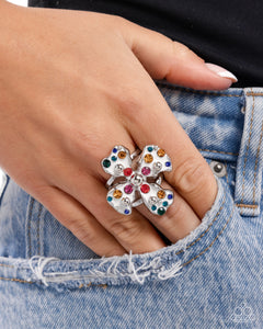 Chic Confession White Ring