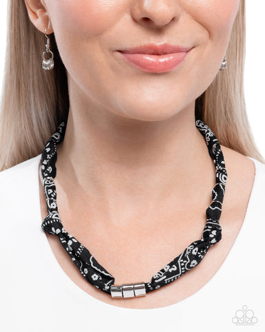 Bandana Balance Black Necklace