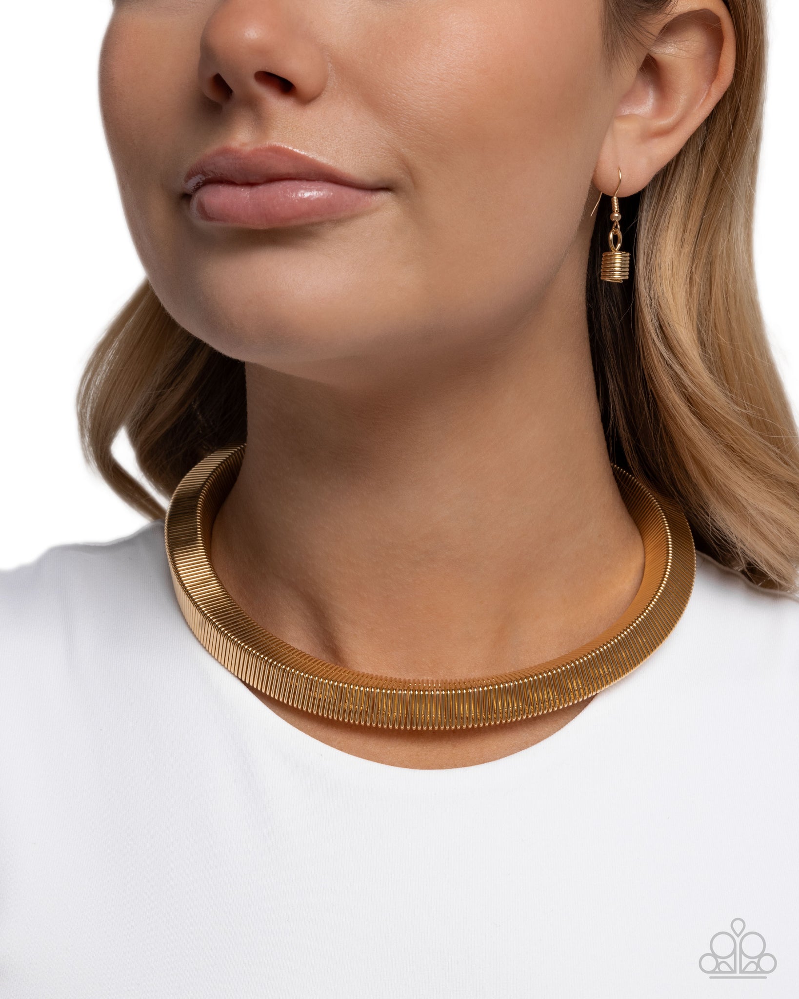 Sleek Suite Gold Necklace