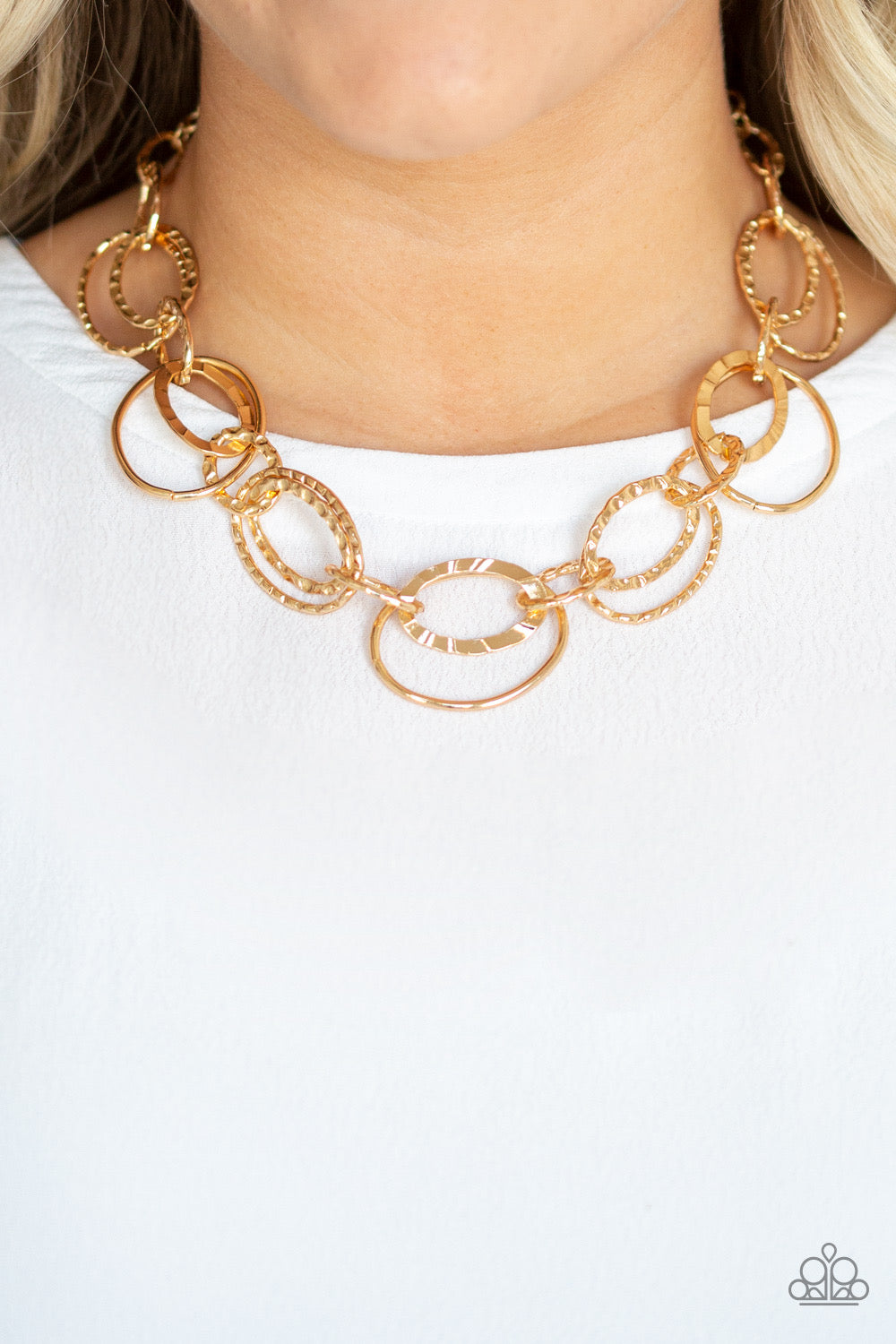 Bend Oval Backwards - Gold Necklace