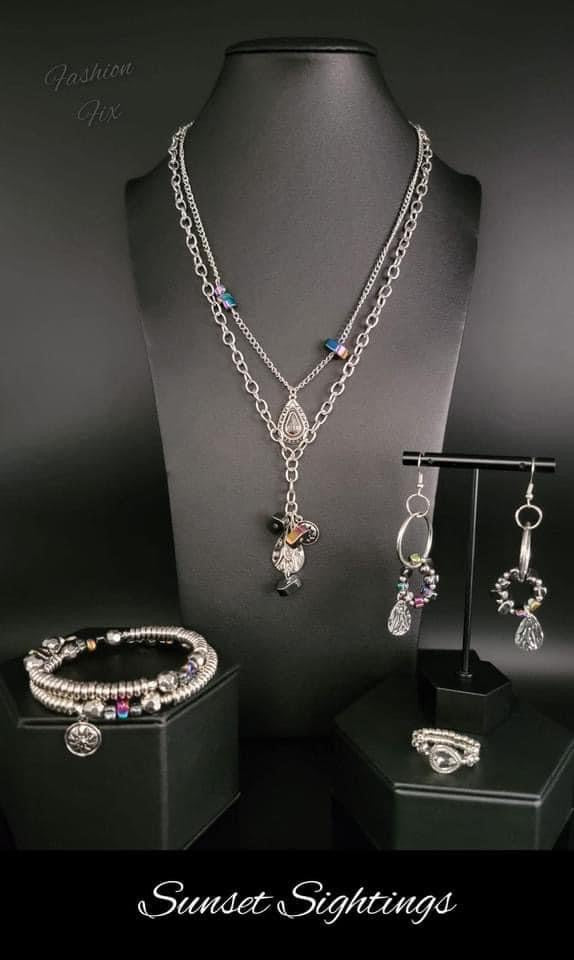 Sunset Sightings Fashion Fix Set November 2022