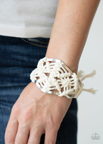 Macrame mode white