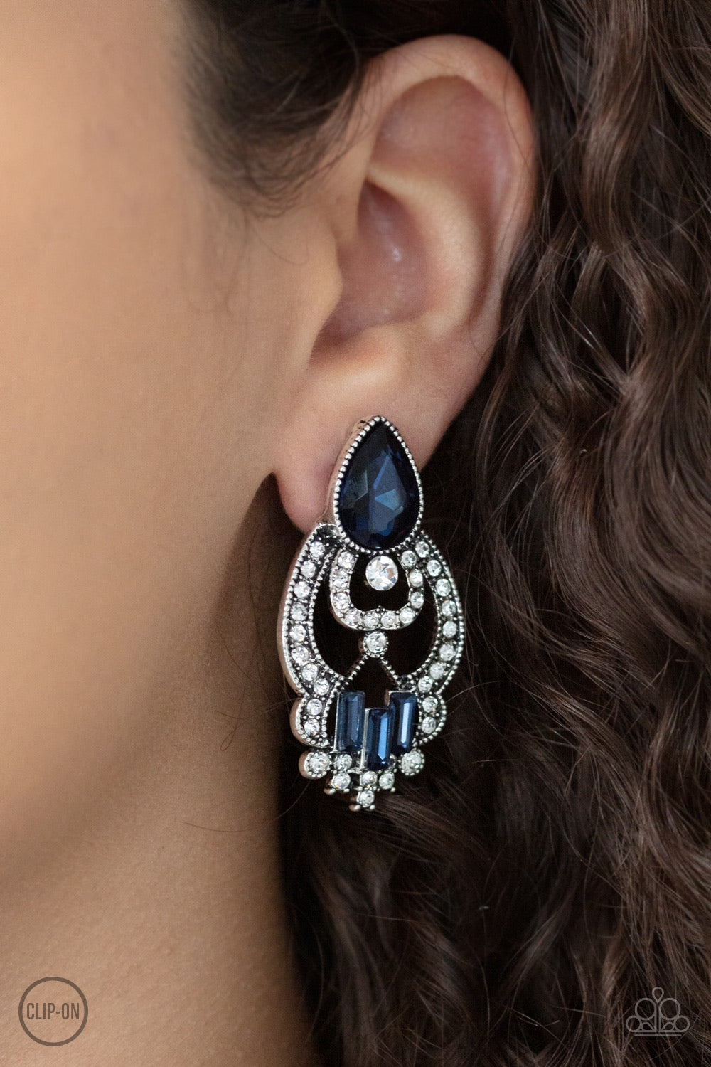 Glamour Gauntlet - Blue Earring